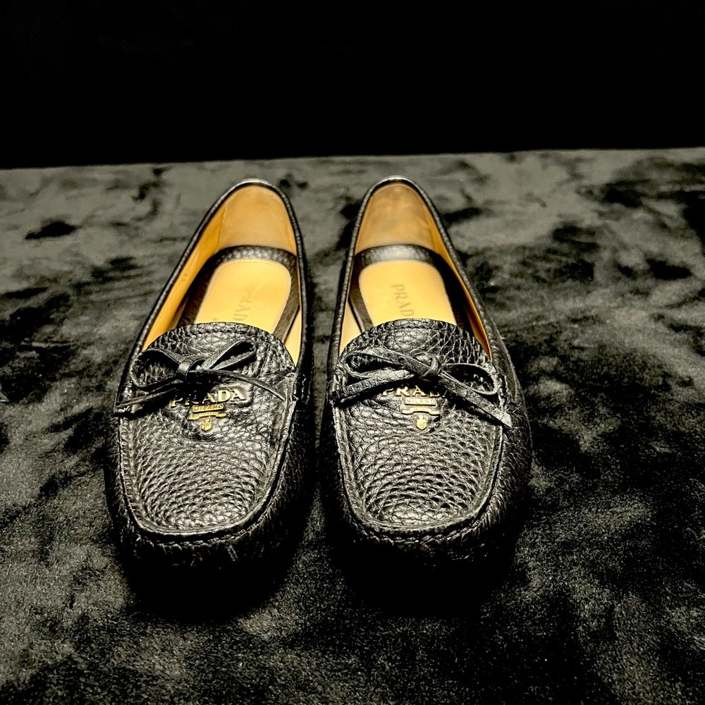 Prada black leather drivers/loafers- 37